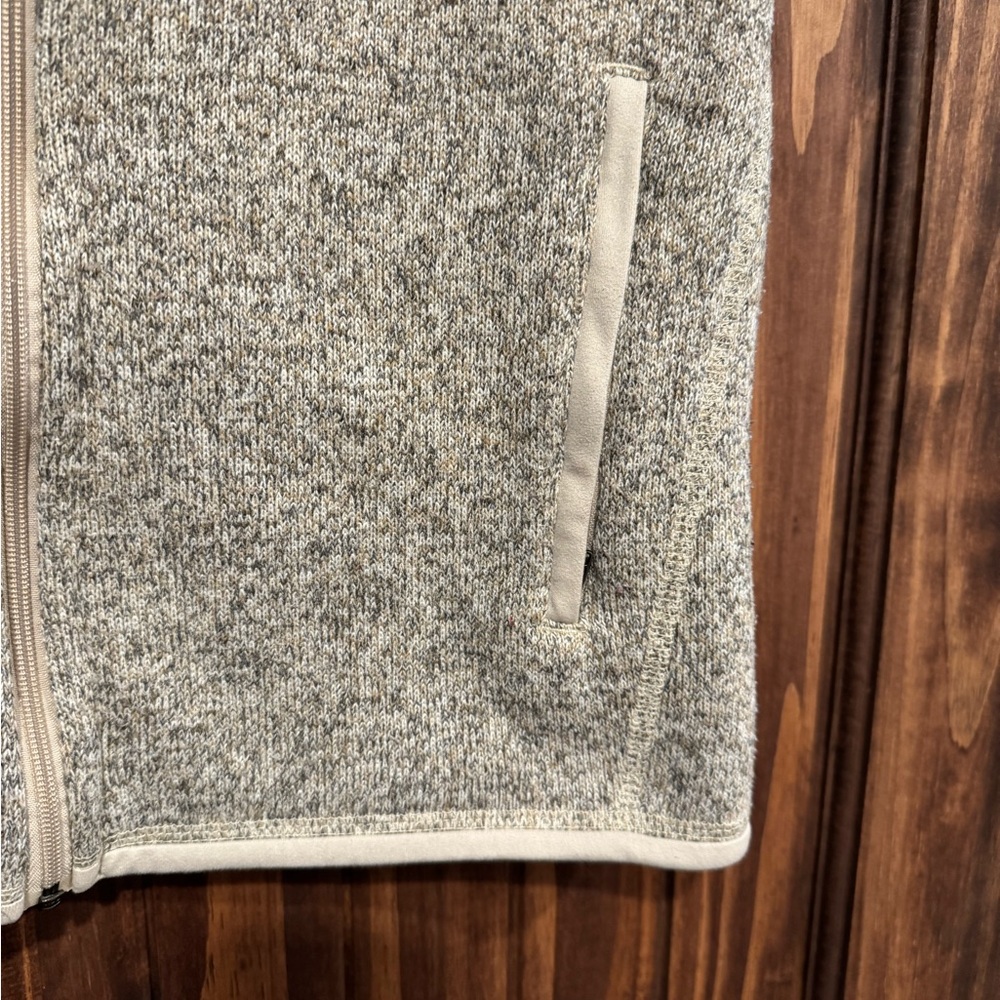 Patagonia Cream and Gray Fleece Jacket - Picture 5 of 5